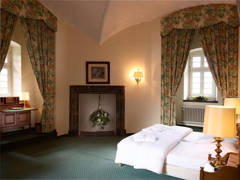 Hotel Und Restaurant Burg Schnellenberg Attendorn Zewnętrze zdjęcie